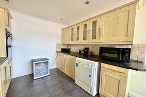 Kitchen- click for photo gallery